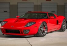 Ford GT 2005 року Пола Уокера виставлений на аукціон; ставки перевищили 550 000 доларів США