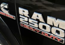 Cummins пропонує грошові стимули для усунення проблем з викидами у вантажівках Ram