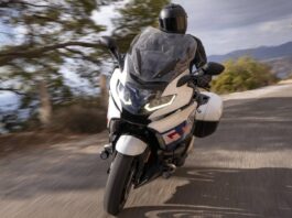 10 найплавніших мотоциклів для їзди трасою