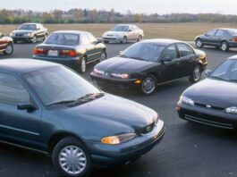 1996: Порівняння Малолітражних Седанів – Погляд на Внутрішнє Зрушення