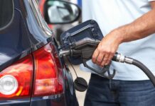 Паническая Покупка Топлива: Премьер-Министр Призывает к Спокойствию на Фоне Глобальных Опасений