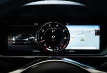 Емоції проти логіки: чому вживаний Jaguar F-Type може коштувати дешевше за нову Toyota Corolla