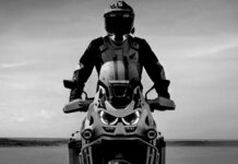 Honda Africa Twin – це розкішна велосипедна модель, яку варто купити замість BMW R 1300GS.