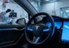 Tesla hledá testery: naděje na FSD versus realita