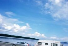 Як безпечно гальмувати під час буксирування: Фізика важких вантажів